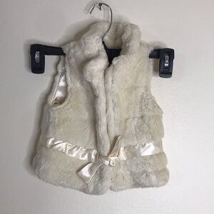 Baby gap girls baby faux fur vest coat size 6-12 months